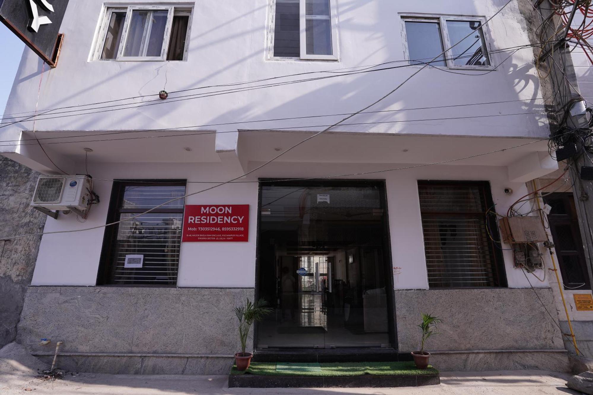 Hotel Moon Taj Near Yashobhoomi Convention Centre Delhi  Exterior photo