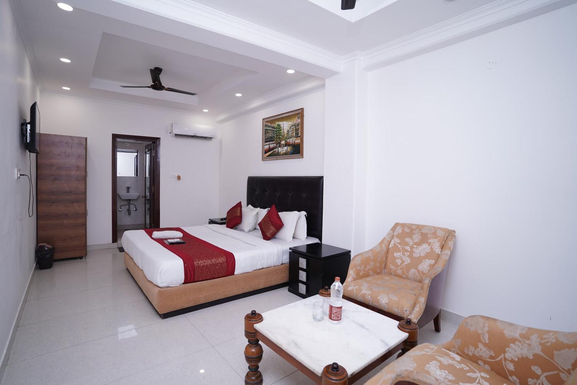 Hotel Moon Taj Near Yashobhoomi Convention Centre Delhi  Exterior photo