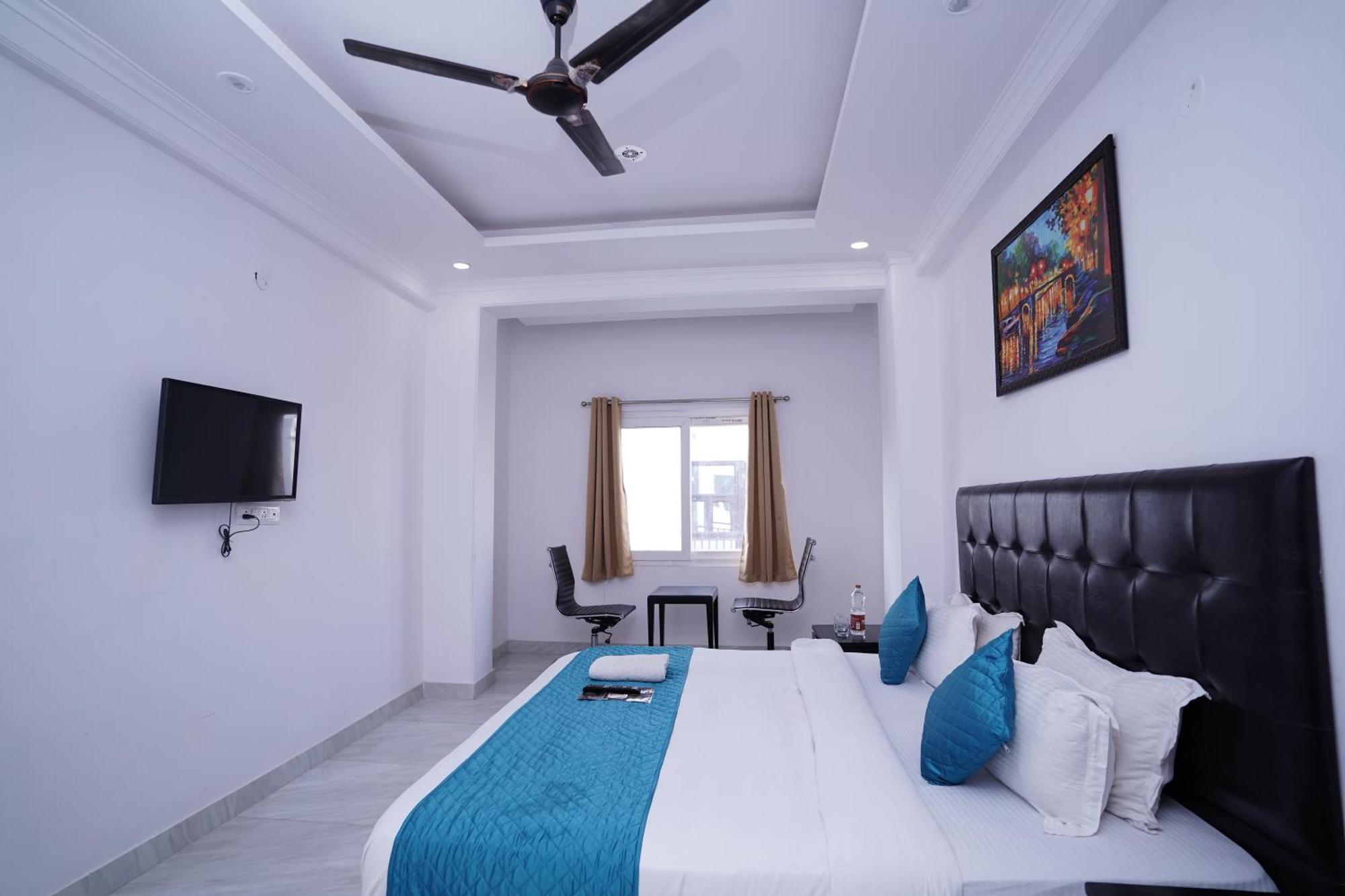 Hotel Moon Taj Near Yashobhoomi Convention Centre Delhi  Exterior photo