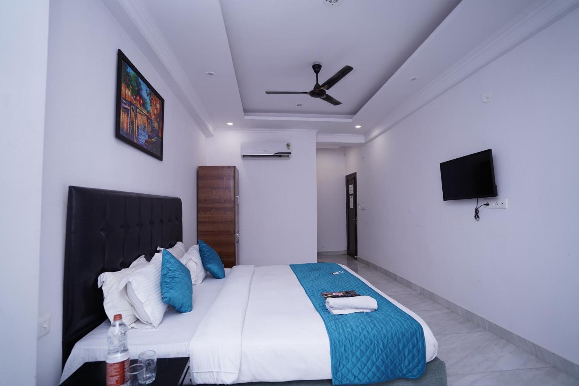 Hotel Moon Taj Near Yashobhoomi Convention Centre Delhi  Exterior photo